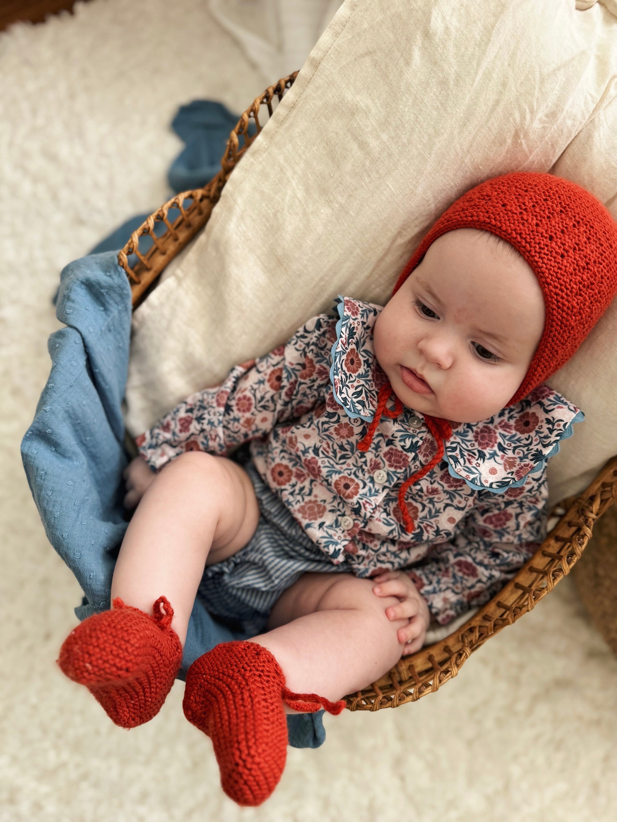 Bebé con blusa Morris Print en algodón 100% hecha en España