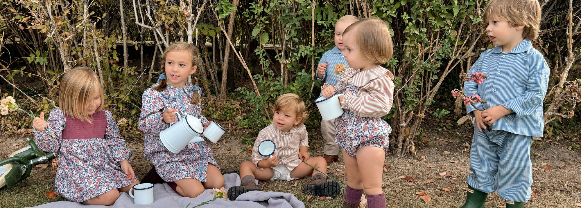 Niños y niñas con ropa colección Morris Print de Tipitesa